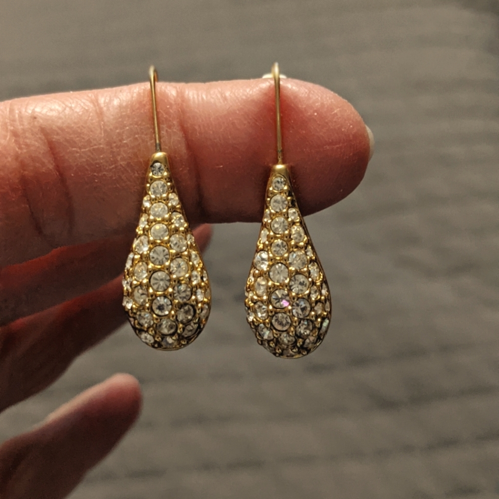 Swarovski drop earrings